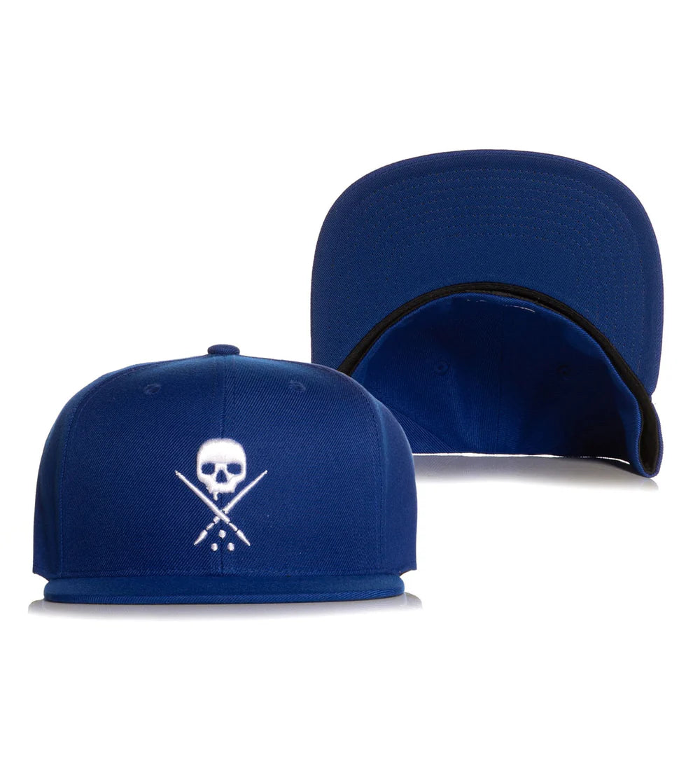 BADGE FITTED HAT ROYAL BLUE