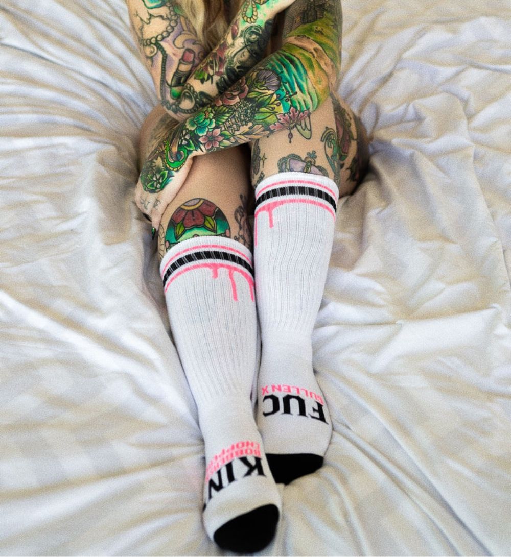 DON'T DIE HIGH SOCKS WHITE PINK