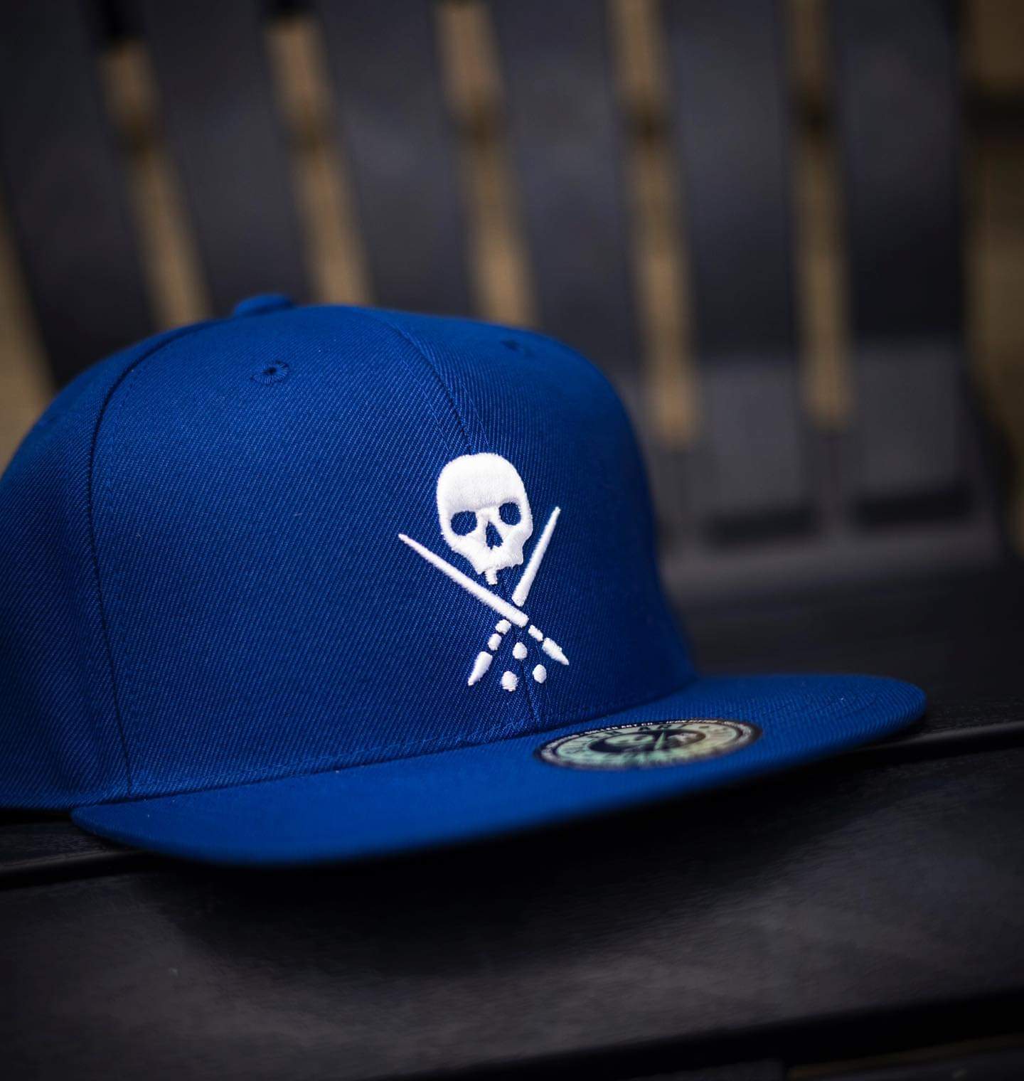 BADGE FITTED HAT ROYAL BLUE