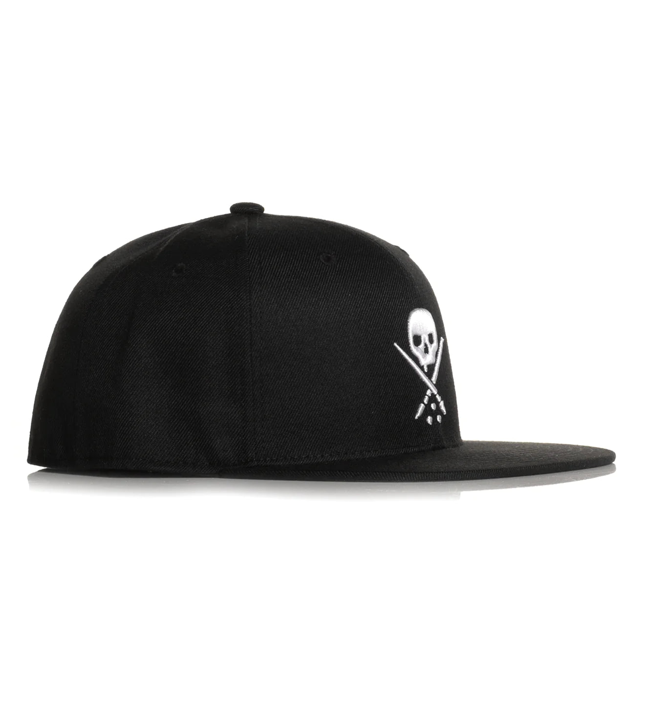 BADGE FITTED HAT BLACK