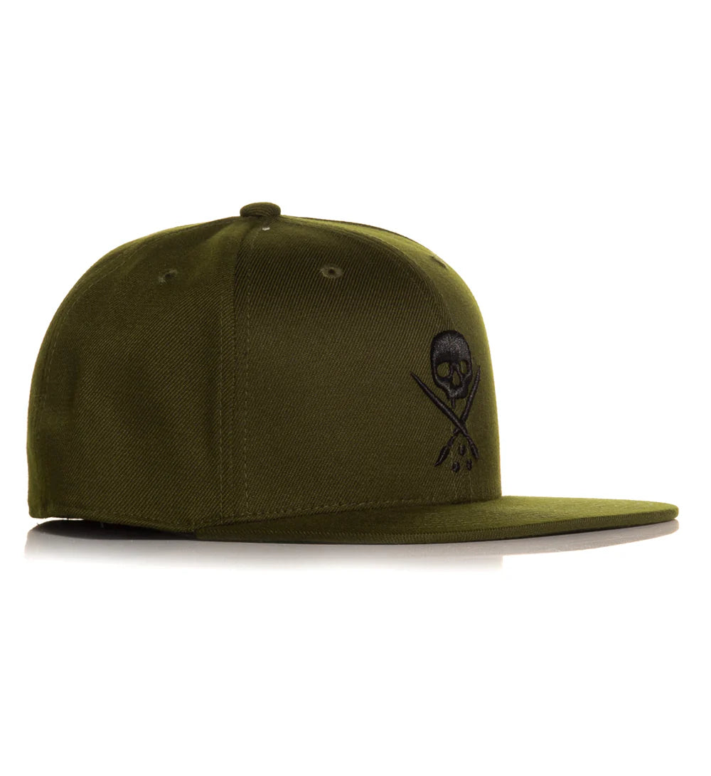 BADGE FITTED HAT DARK MARSH