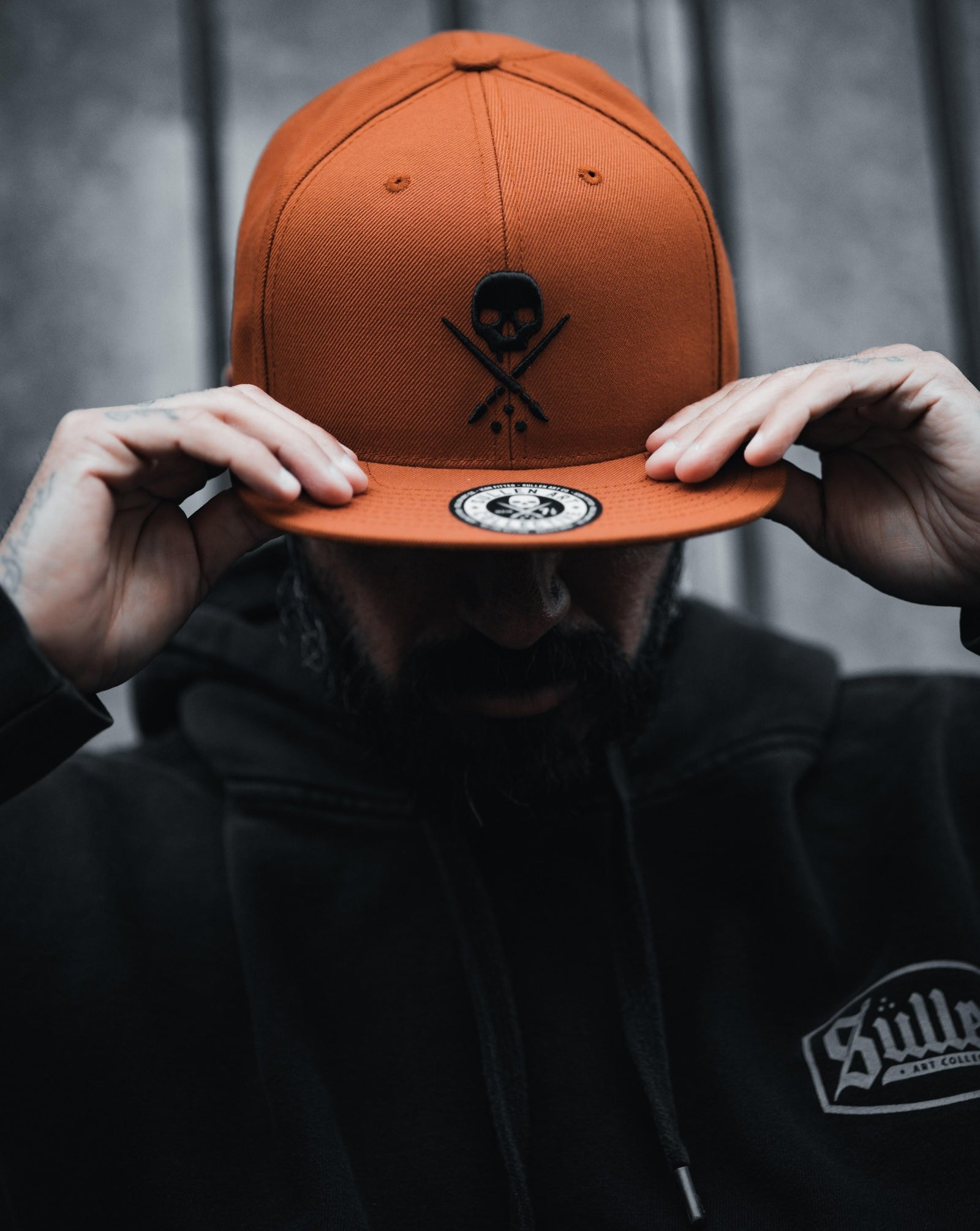 BADGE FITTED HAT BURNT ORANGE
