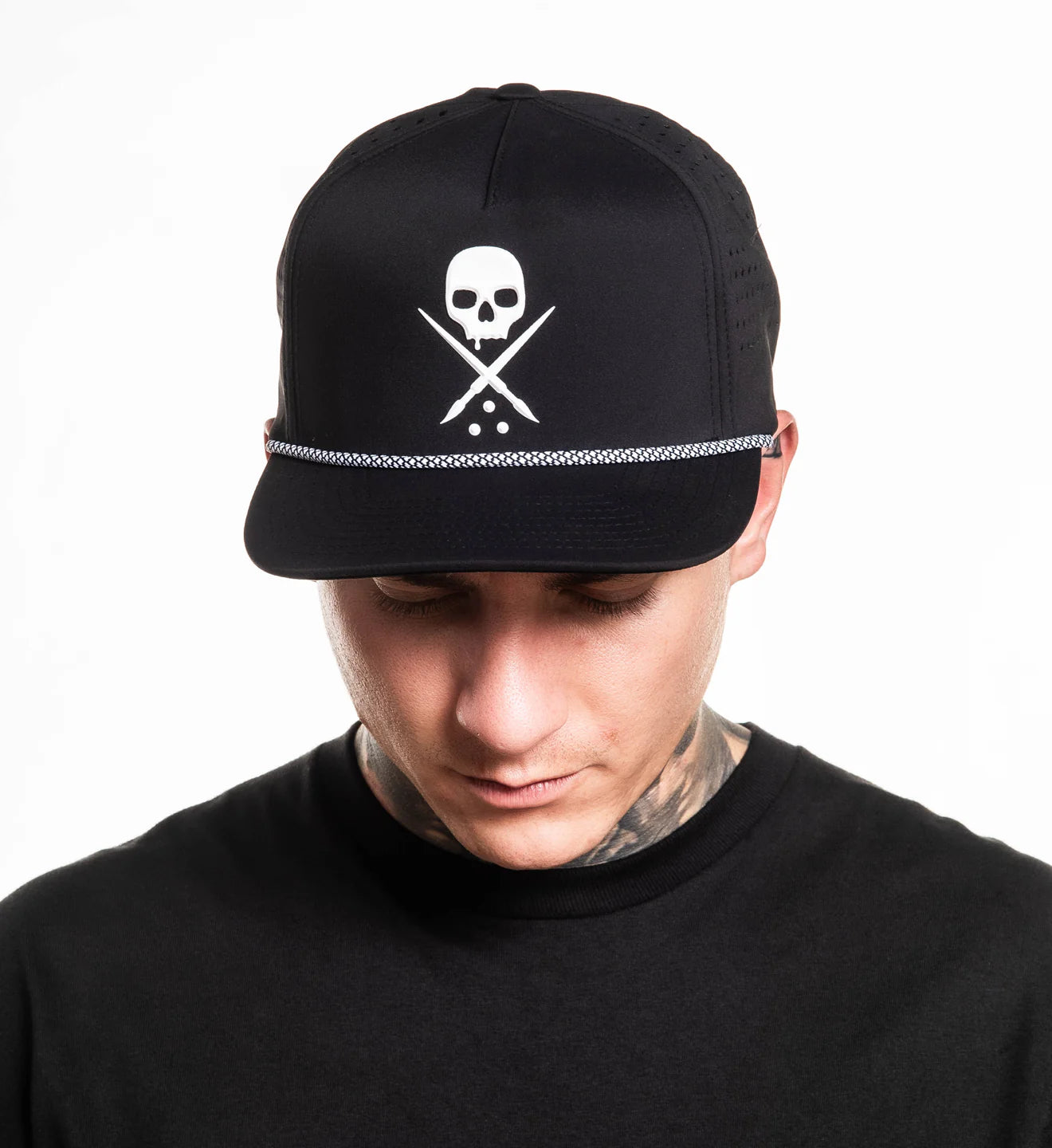VENT BADGE SNAPBACK BLACK