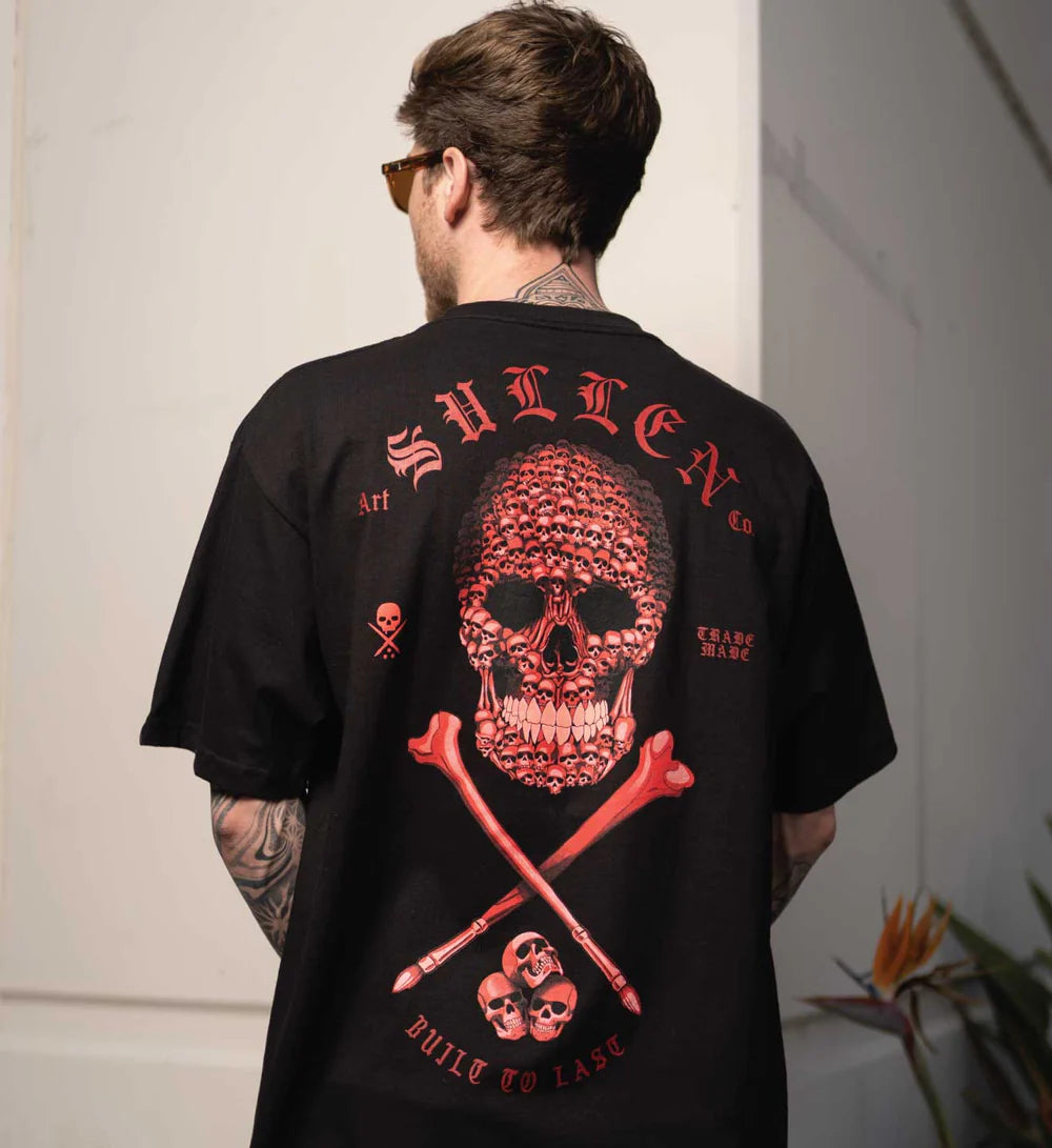 SKULLS BADGE STANDARD TEE