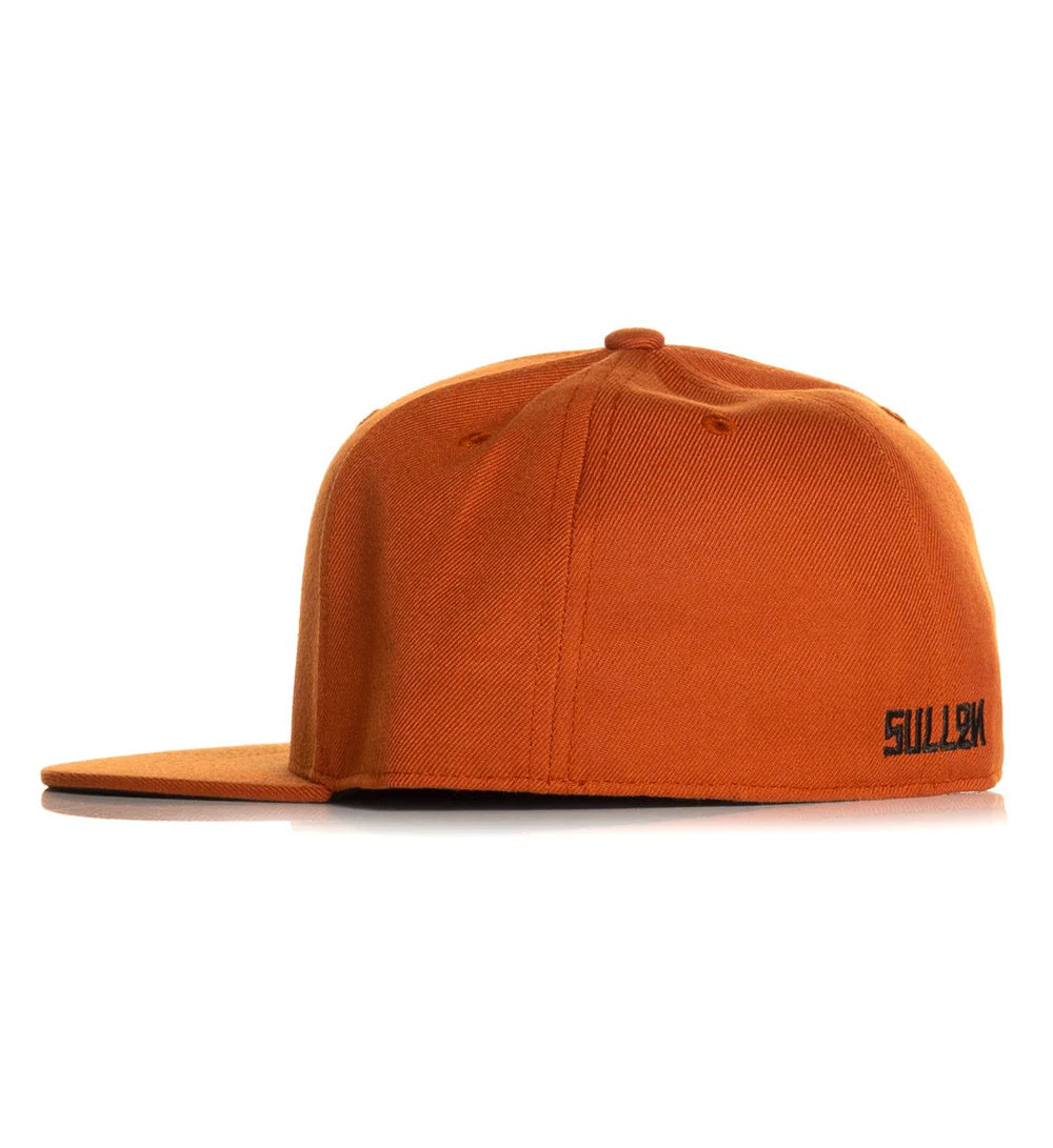 BADGE FITTED HAT BURNT ORANGE