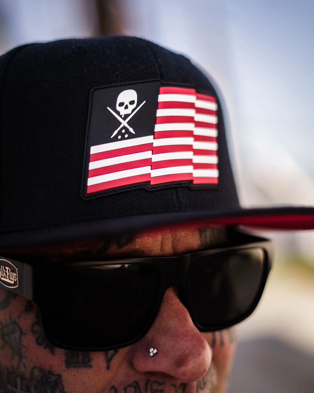 BADGE AND BARS SNAPBACK