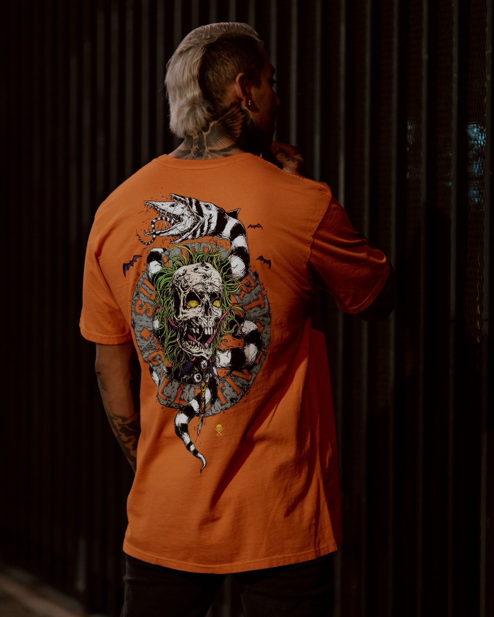 BEETLE BADGE HARVEST PUMPKIN PREMIUM TEE