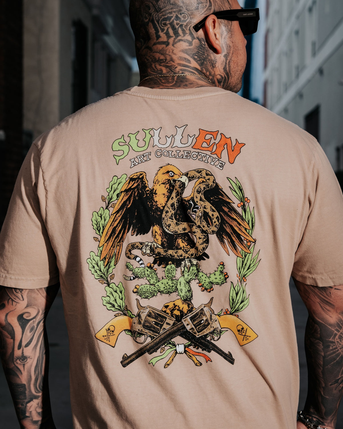 6 SHOOTER CREST PREMIUM TEE