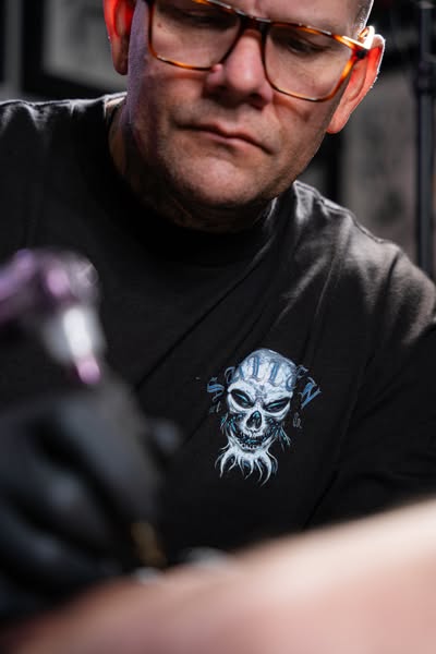 HUR SKULLS STANDARD TEE