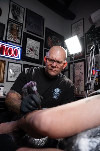 HUR SKULLS STANDARD TEE