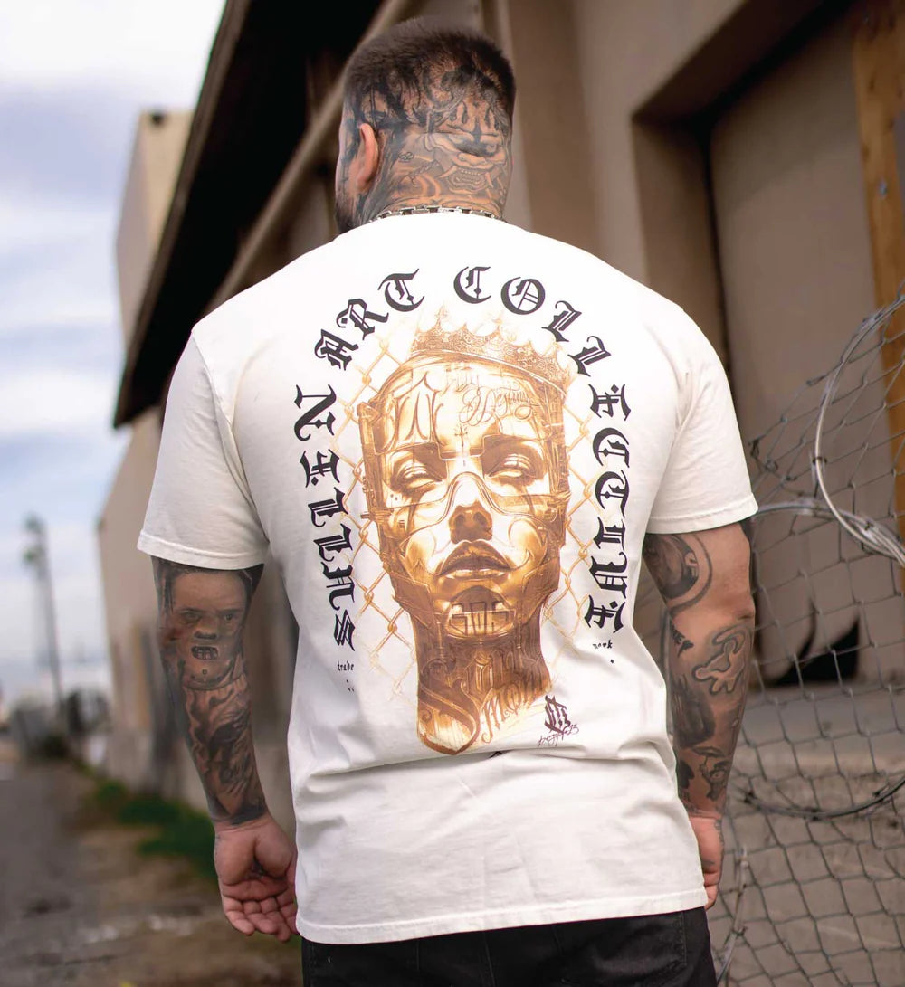 FUTURE FEMININE PREMIUM TEE