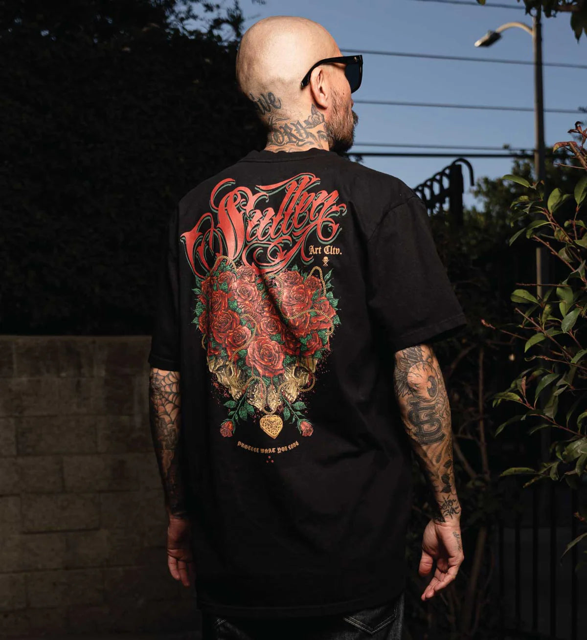 LOVE ME NOT PREMIUM TEE
