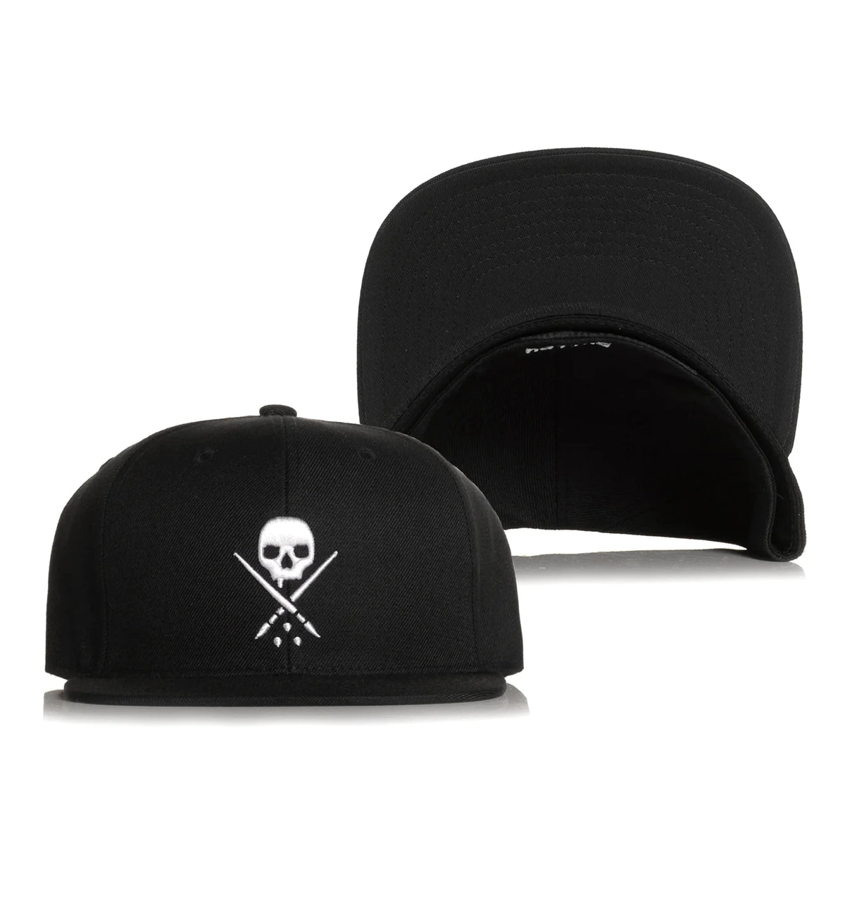 BADGE FITTED HAT BLACK