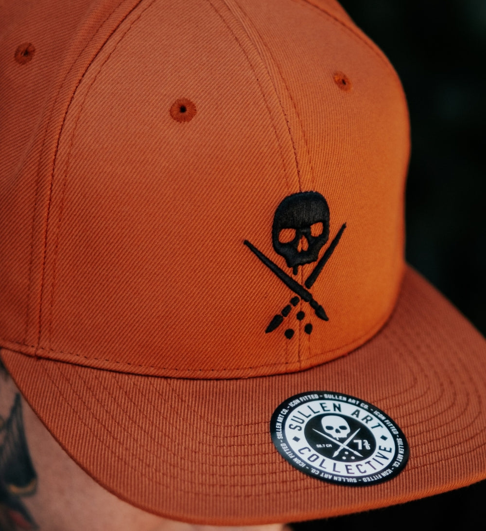 BADGE FITTED HAT BURNT ORANGE