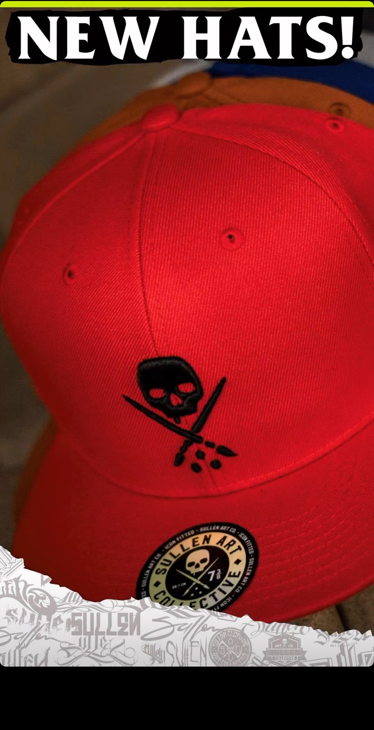 BADGE FITTED HAT SCARLET