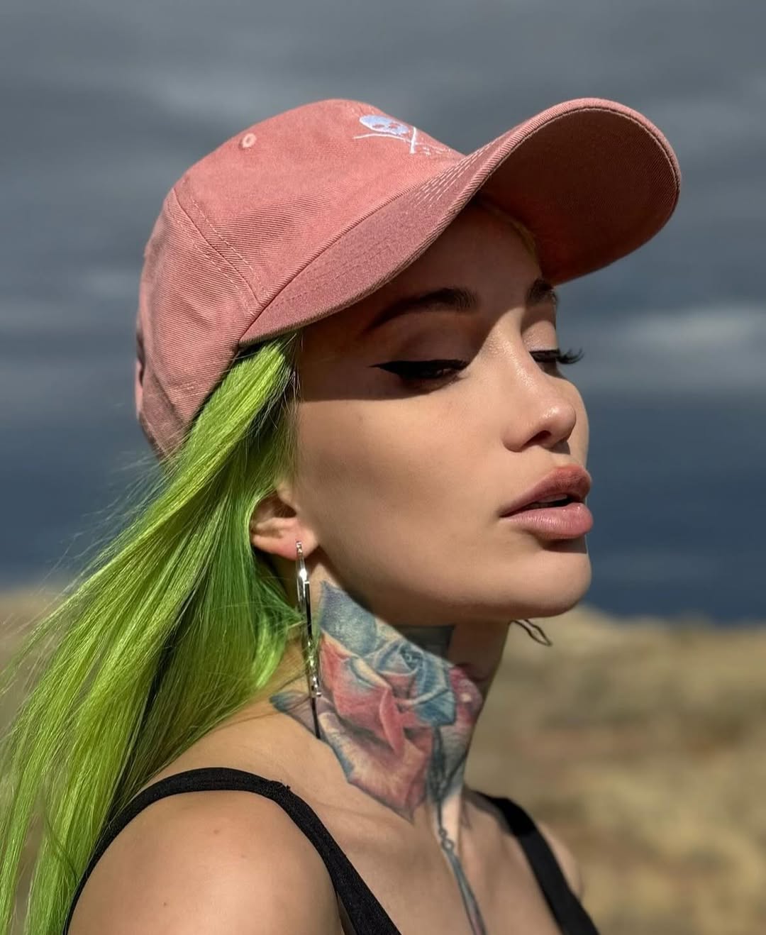 POP BADGE HAT PINK