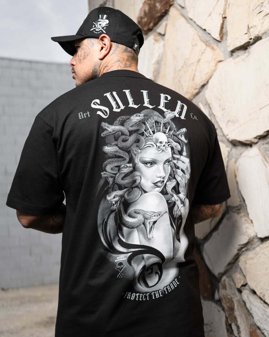 MEDUSA STANDARD TEE