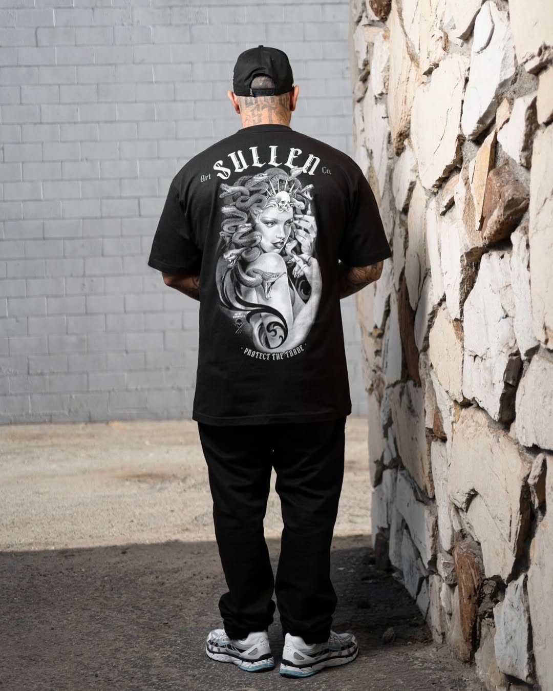 MEDUSA STANDARD TEE