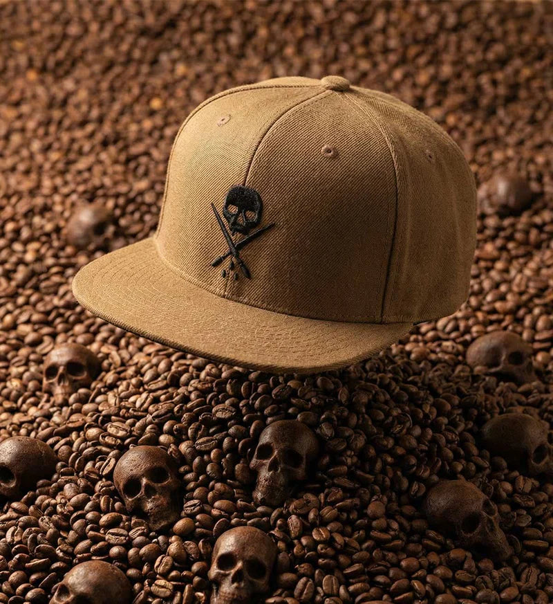 BADGE FITTED HAT COFFEE