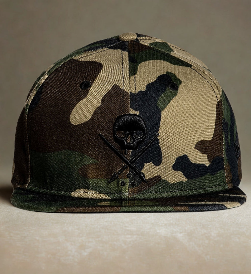 FITTED BADGE STRETCHED CAMO