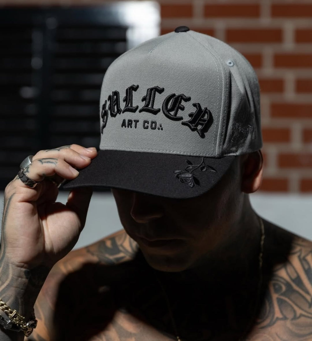 ROCK SCRIPT SNAPBACK CHARCOAL