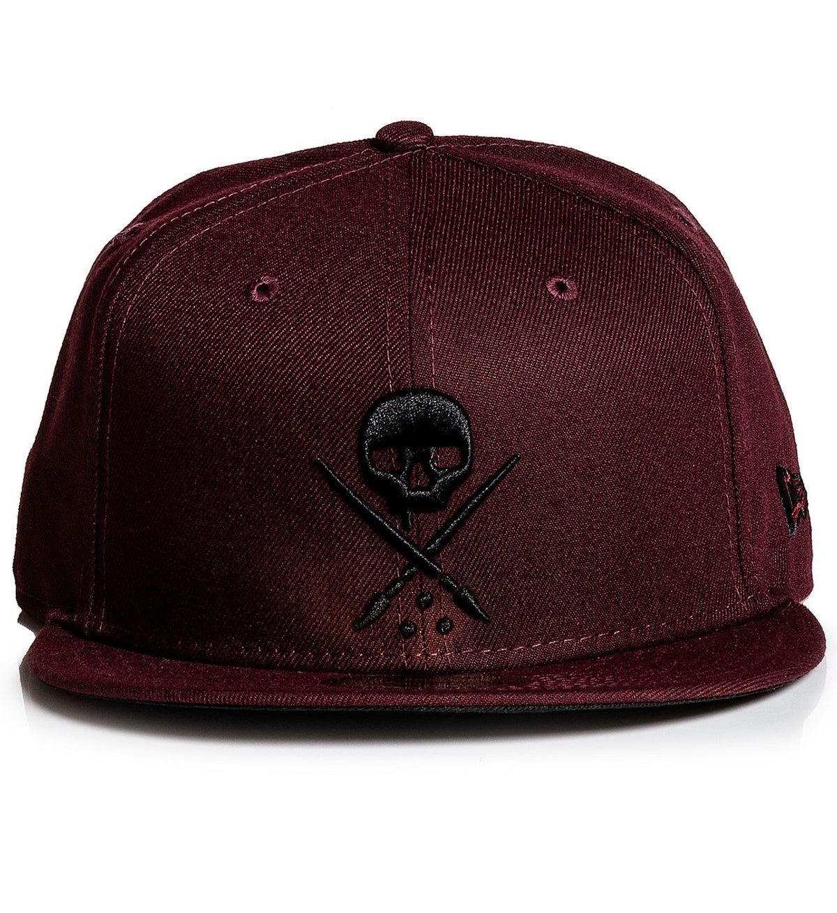 FITTED BADGE MAROON
