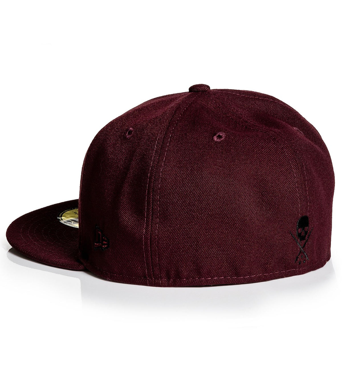 FITTED BADGE MAROON